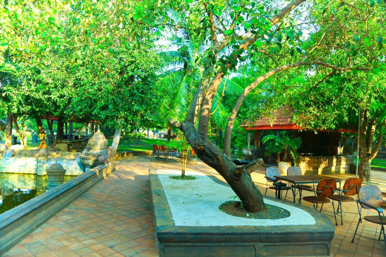 Avasta Resort And Spa Анурадхапура Экстерьер фото